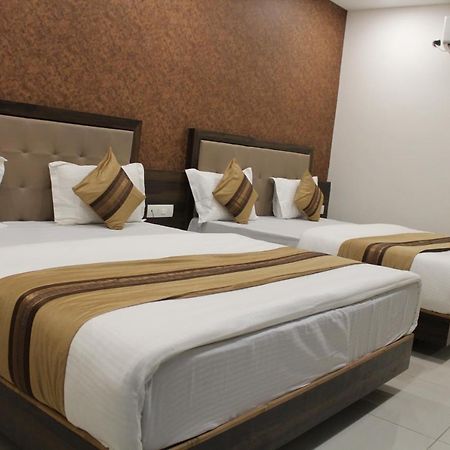 Hotel Nilay Дварка Екстер'єр фото