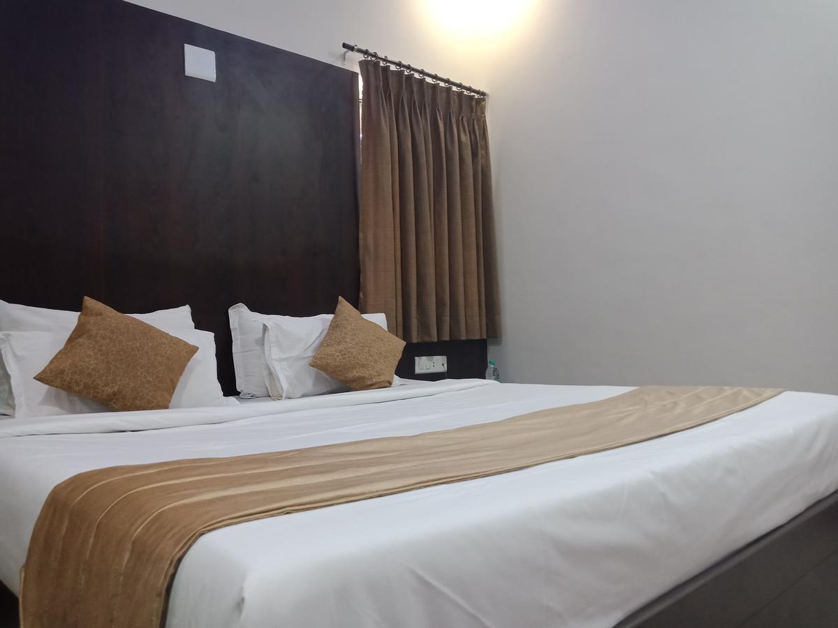 Hotel Nilay Дварка Екстер'єр фото