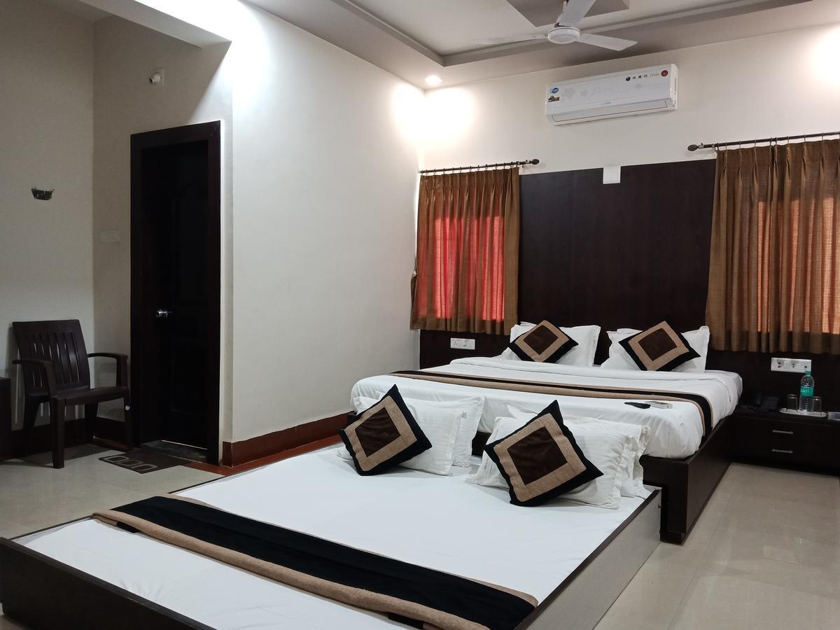 Hotel Nilay Дварка Екстер'єр фото