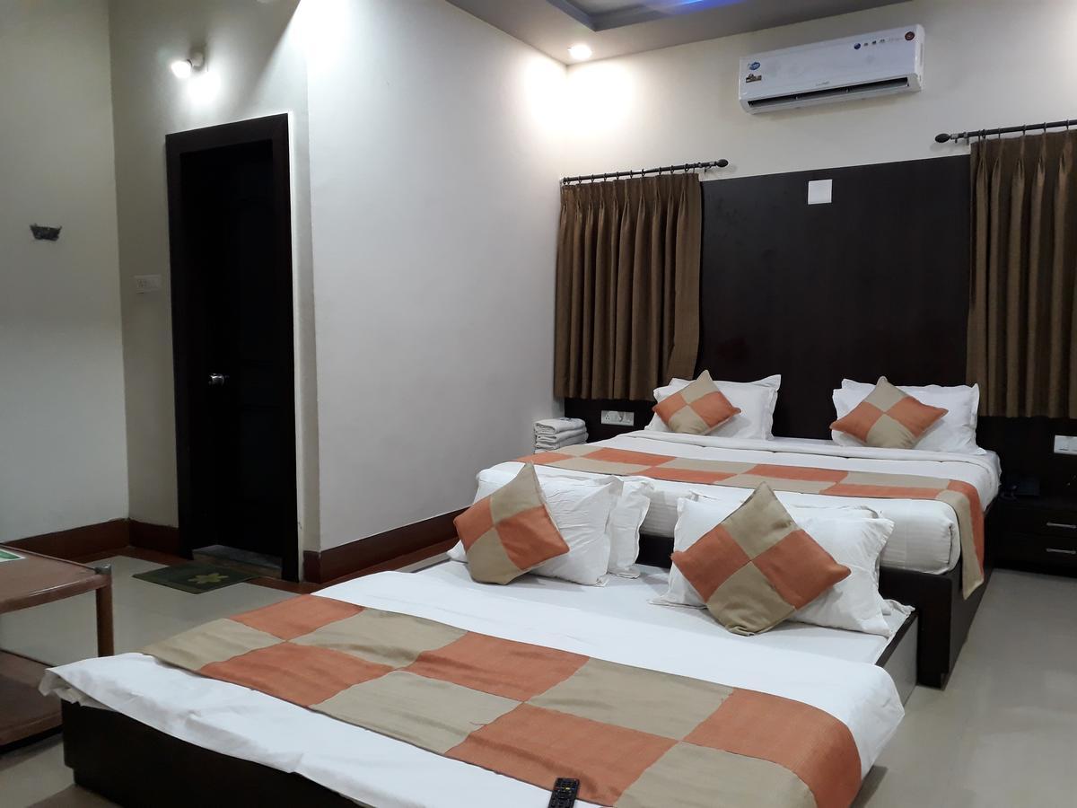 Hotel Nilay Дварка Екстер'єр фото