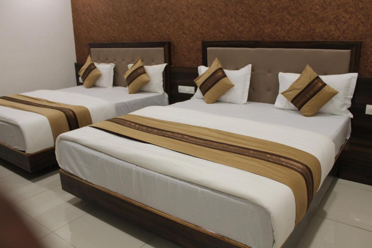 Hotel Nilay Дварка Екстер'єр фото